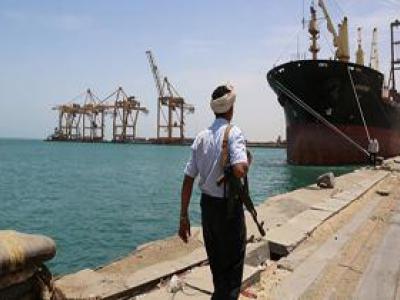 ورود دو کشتی حامل سوخت به بندر الحدیده یمن