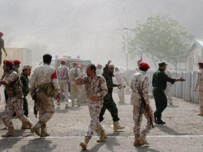 حمله پهپادی و موشکی به پادگان مزدوران دولت مستعفی یمن